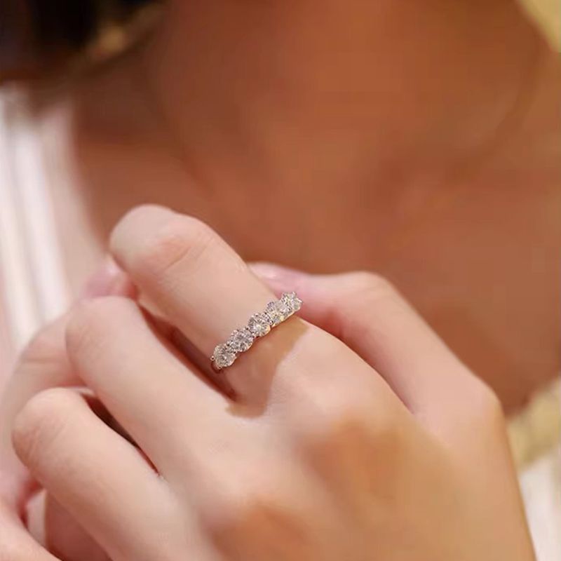 18K gold artificially cultivated diamond diamond row female synthetic diamond 15 points 25 points thick gold diamond ring CVD diamond reservation