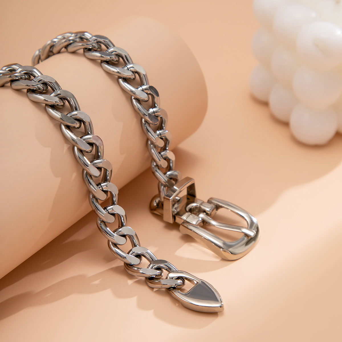 Thickened Simple Vintage Clip Necklace